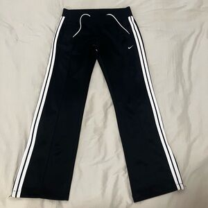 Nike Women’s Wide Leg Low Waisted Track Pants Size M